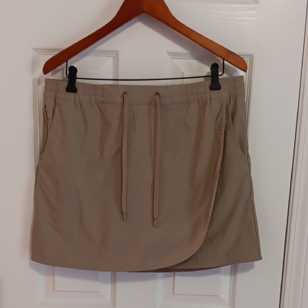 Eddie Bauer Women's Tan Skirt with Drawstring